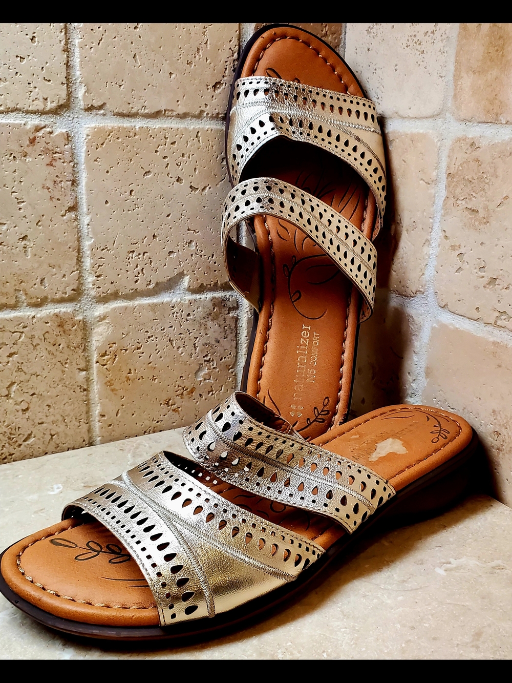 Naturalizer Metallic Gold Perforated Slide Sandals Size 8